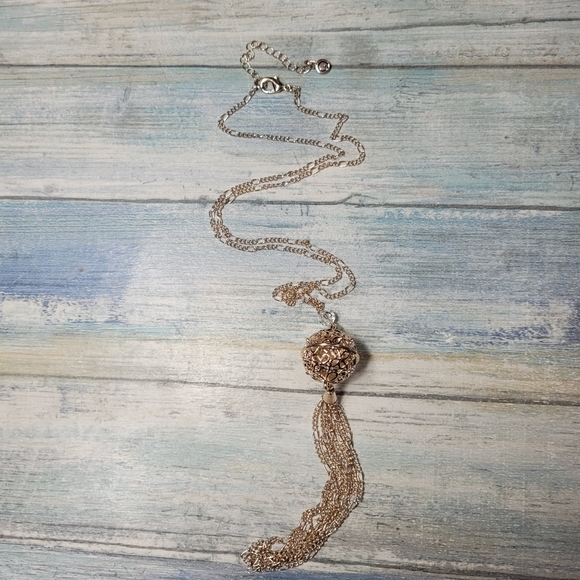 C 1946 Ball Tassel Necklace. - Picture 9 of 9